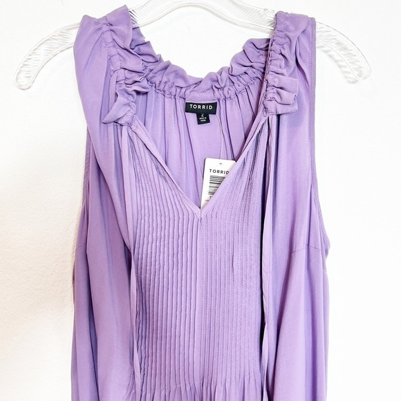 TORRID SLEEVELESS DUSTY LAVENEDER WOMEN BLOUSE PLUS SIZE 2 OR 2X BRAND NEW - Picture 2 of 6